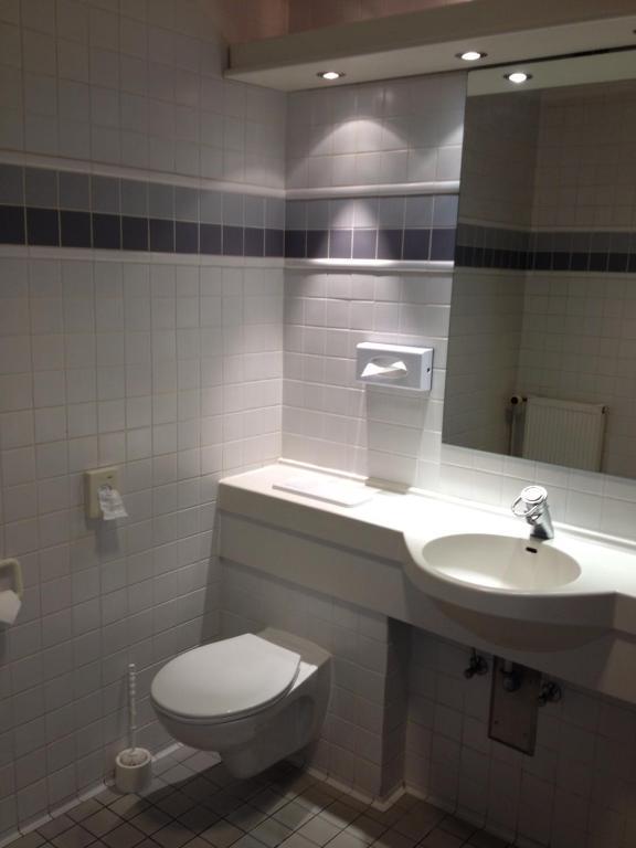 A1 Raststaette & Motel Hamburg-Stillhorn Номер фото