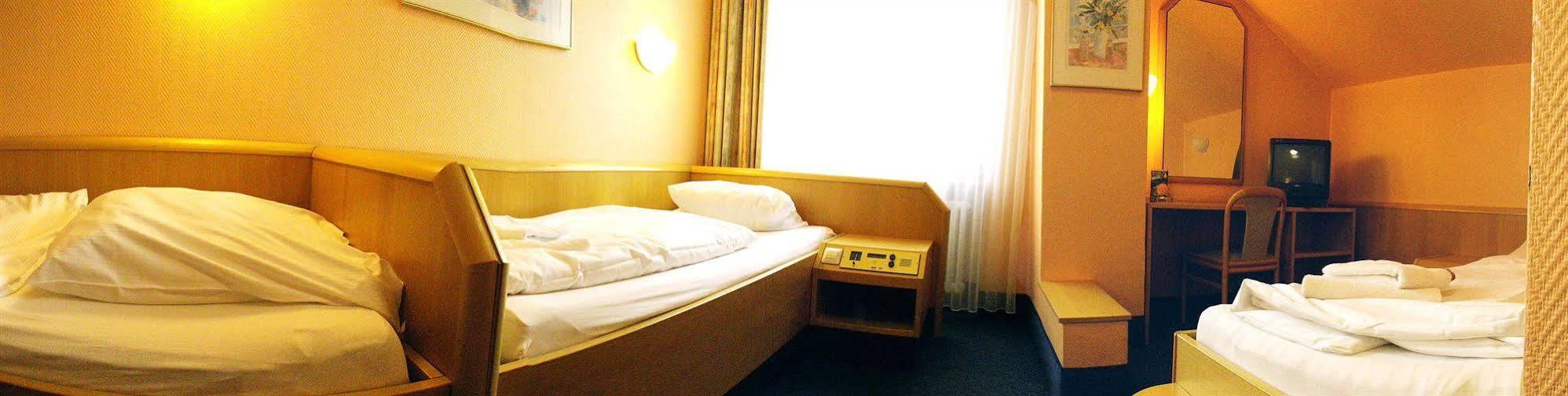 A1 Raststaette & Motel Hamburg-Stillhorn Экстерьер фото